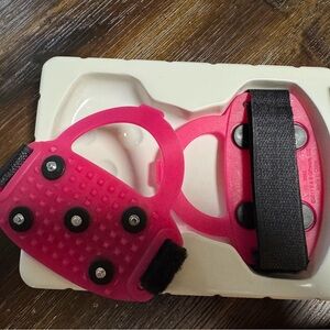 High heels with ice- black- Straps / ice-traccion slip on